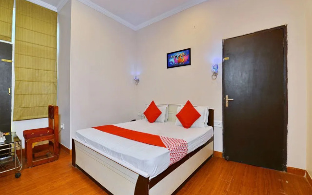 OYO 2070 Hotel Shri Laxmi Palace