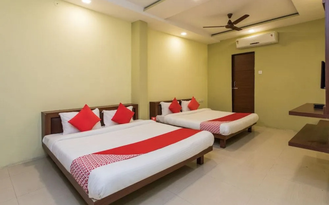 Oyo 17161 Hotel Mahalaxmi