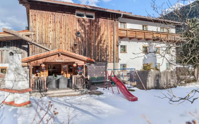 Ferienhaus Familien und Gruppenhaus Garten Grillkamin