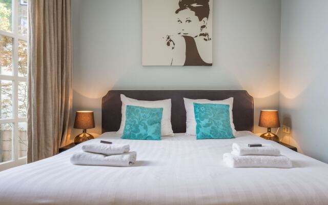 Апартаменты Nieuwmarkt Waag apartments вид на фасад