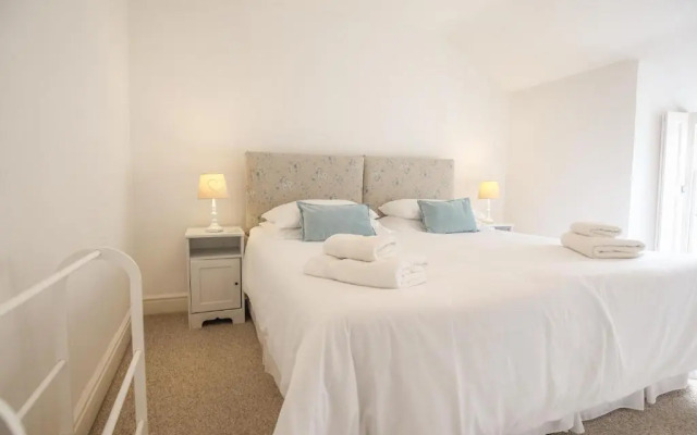 White Hart House, BURFORD