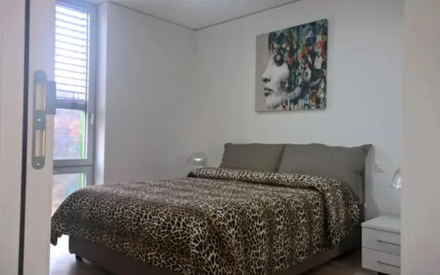 Executive 2 Splitted Flats H5T 3Bedrooms & Balcony Sea View
