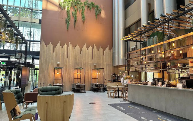 Skyline Airport Hotel