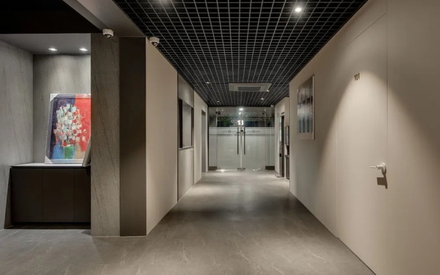 Two H Hotel