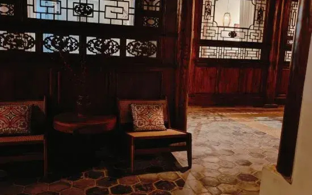 Shaxi Crescent Lake Homestay