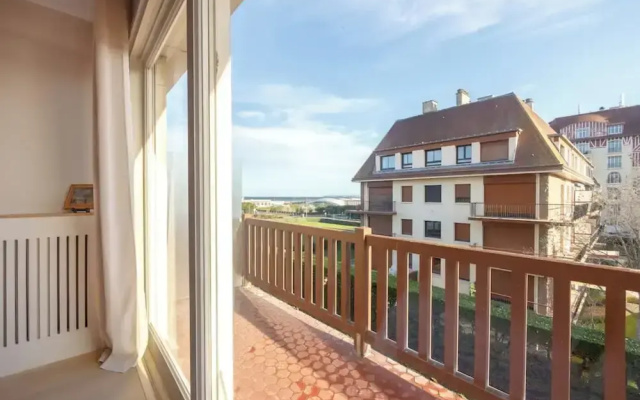 Luxury sea View 3br-2ba With Services in Deauville