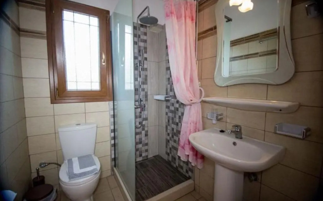 Room in Apartment - A spacious and bright studio with balcony