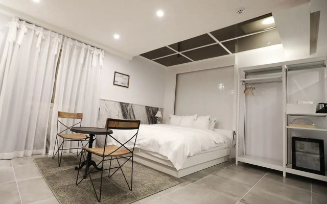 February Hotel Kimhae