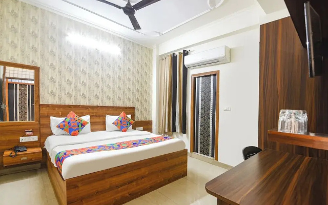 Fabhotel Divine