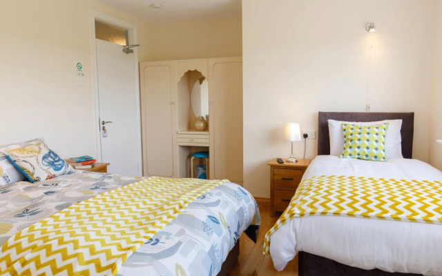 Claddagh House