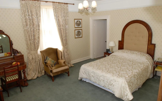 The Harbourview Hotel