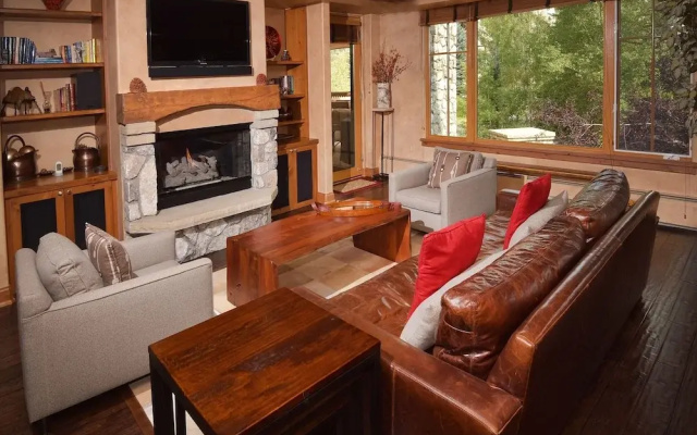 Ski In/out Lodge With Private Lifts, 2br 2ba Next To Golf 2 Bedroom Condo by RedAwning