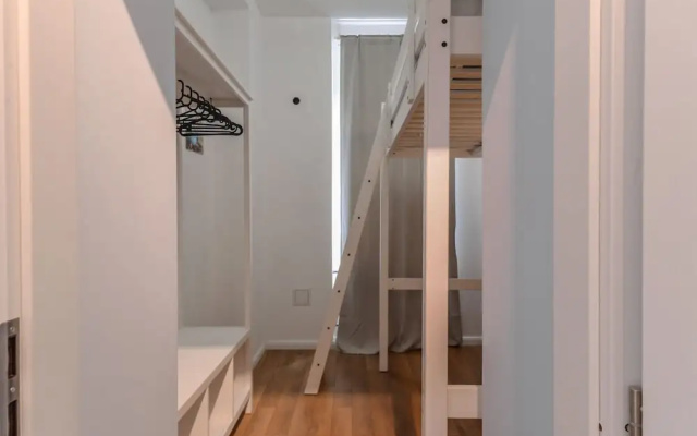 FM Deluxe 2-BDR Apartment - LOVEly