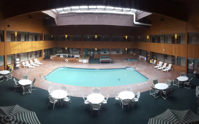 Woodfield Inn and Suites