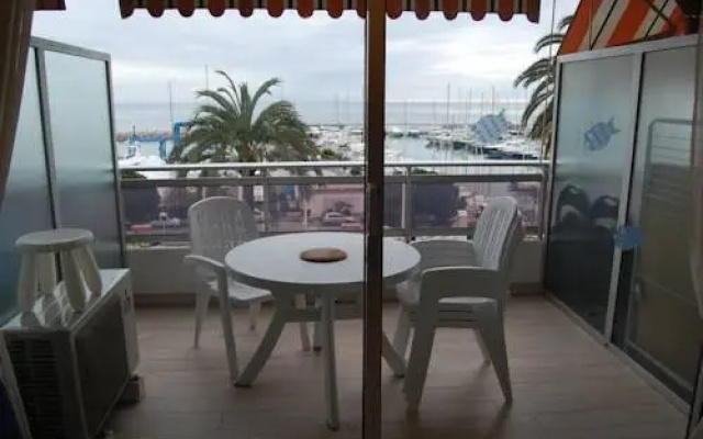 Superbe Appartement En Bord de Mer, Pres du Centre Et Des Plages