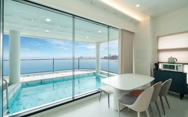 ON Pool Villa