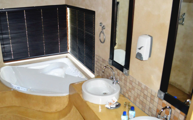 Thornhill Safari Lodge
