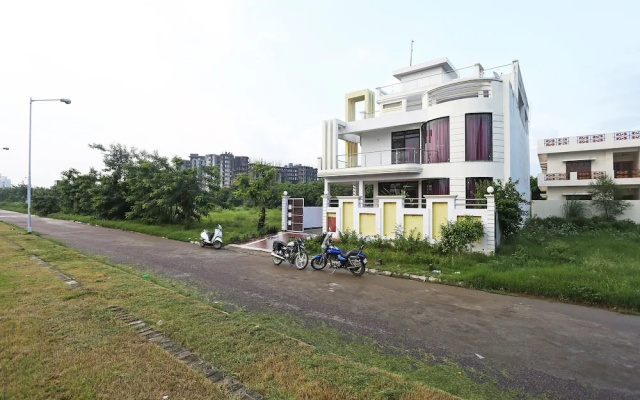 Raj Inn By OYO Rooms