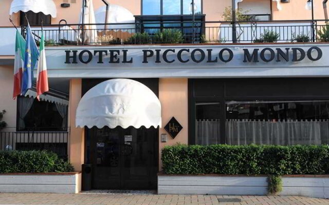 Hotel Piccolo Mondo вид на фасад