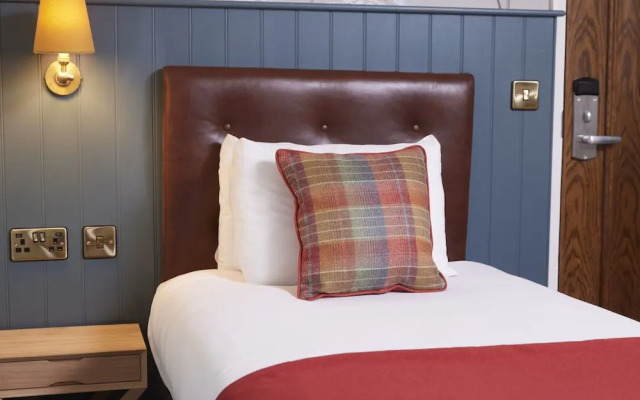 Castle Hotel by Chef and Brewer Collection