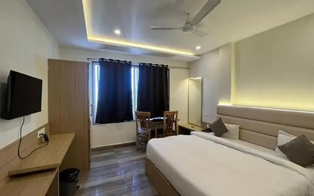 FabHotel Prakash
