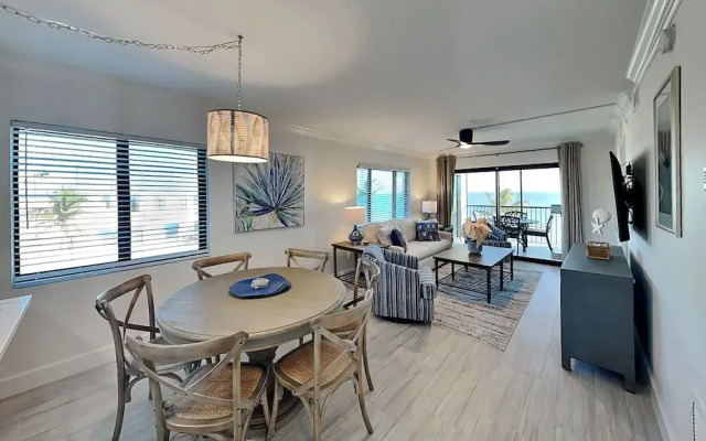 Seaside 4 by Distinctive Beach Rentals