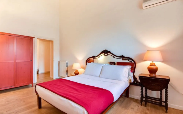 Nice and Bright 2 bed Flat Near Termini