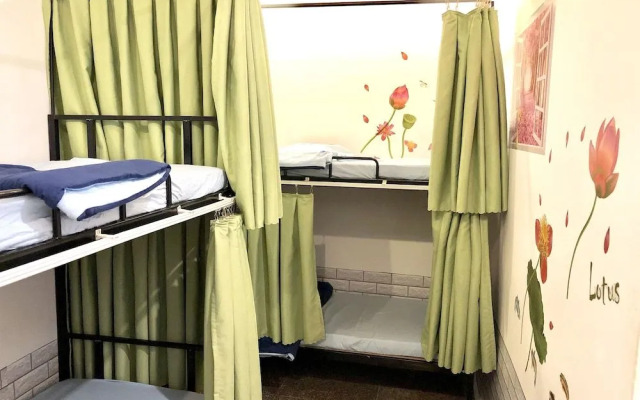 New Sky Hotel - Hostel