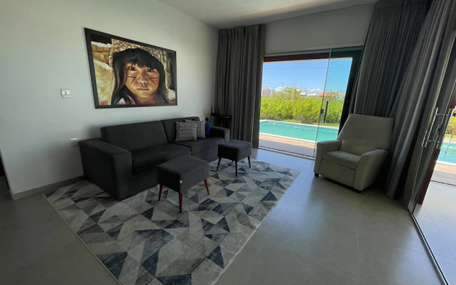 Casa COMPLETA com Piscina 1 Min da Praia