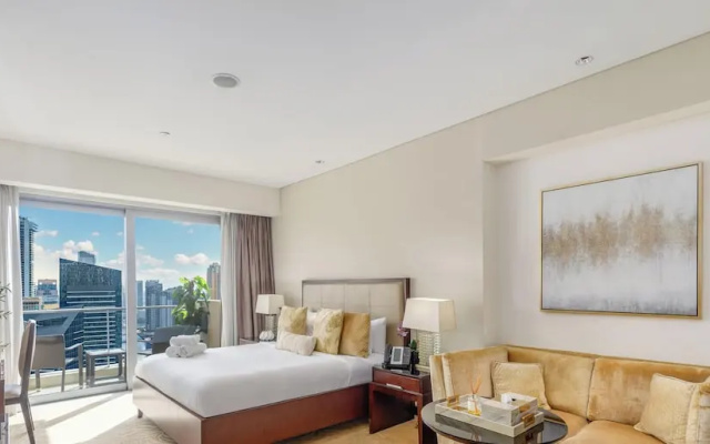 LUX The JW Marina Studio 4