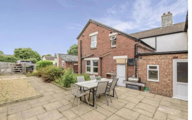 Luxury House Sleeps 14 With Secret Bar Near Bath