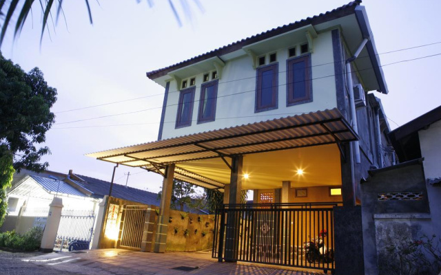Sekardiyu Guest House