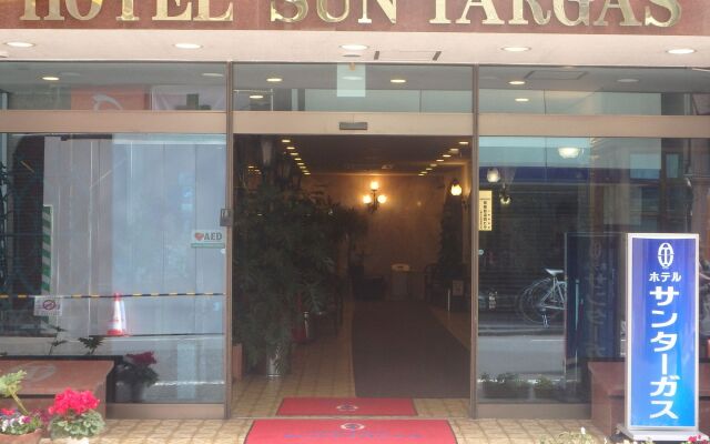 Hotel SUNTARGAS UENO вид на фасад