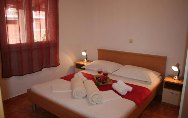 Central - 40m from the beach - A2(4)