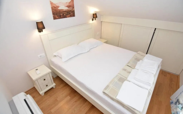 Orange Dream Apartment