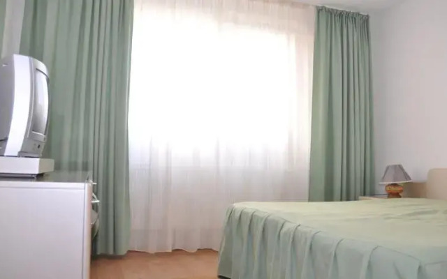 Camino Hotel