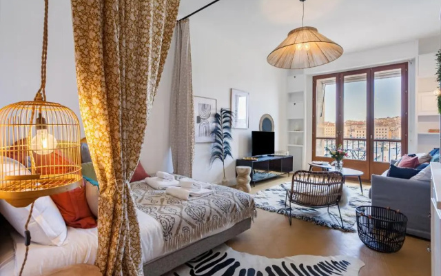PREMIERE LIGNE - Bel appartement en 1ère ligne du Vieux e