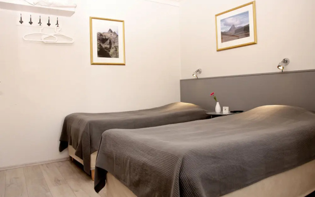 B&B Guesthouse - Bed and Breakfast Keflavik Centre