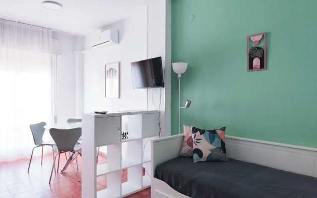 Beachside Studio With Shared Pool