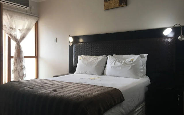 Hotel Savera