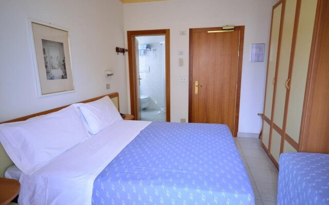 Hotel Man In Ravenna Italy From 145 Photos Reviews Zenhotels Com