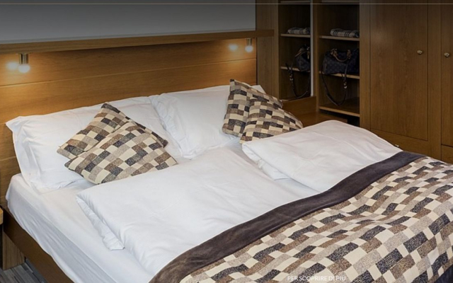 Hotel Holiday