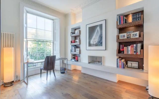 3 Bedroom Family House In Regents Park