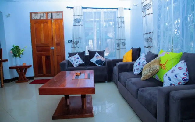 Dar es Salaam-sleeps8-parking-garden-pet Friendly