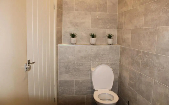 Lovely, Spacious 3 Bed House close to City Centre