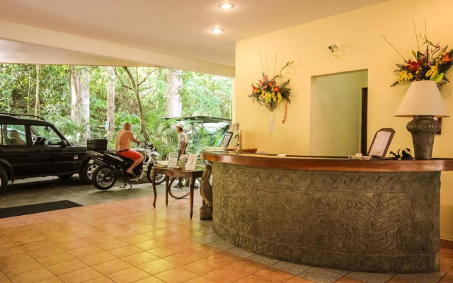 Hotel Club Del Mar