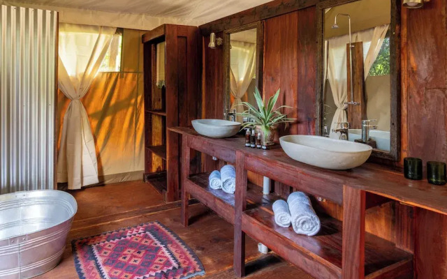 Camp Sabali & Safaris