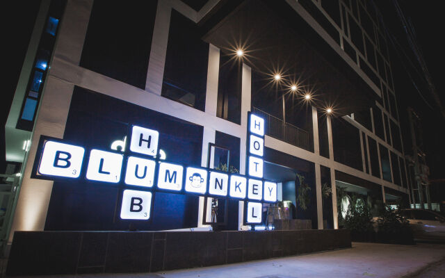 Blu Monkey Hub and Hotel Phuket вид на фасад