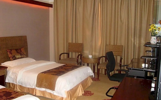 Qujing Derun Hotel