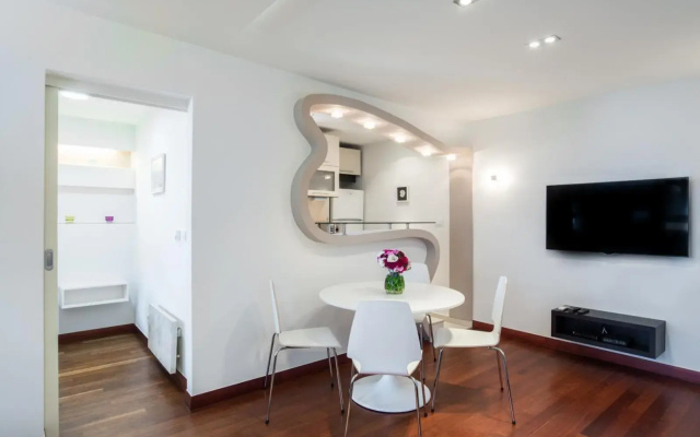 Apartment 18